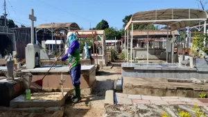 Despliegan jornada de limpieza y desmalezado en el Cementerio San José