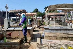 Despliegan jornada de limpieza y desmalezado en el Cementerio San José